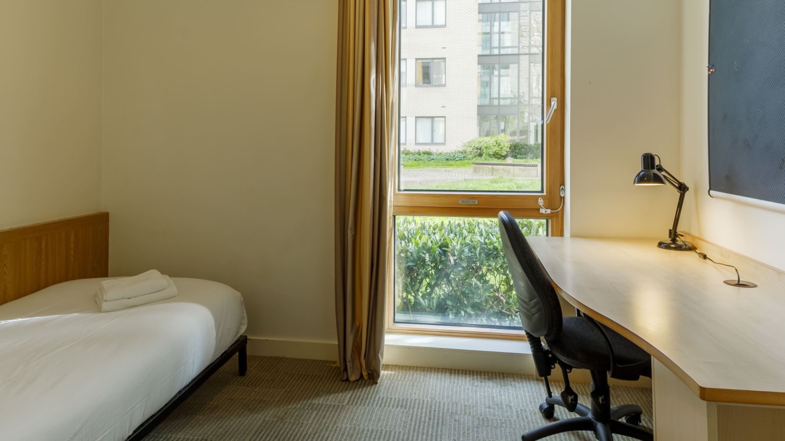 Roebuck halls bedroom (Custom)